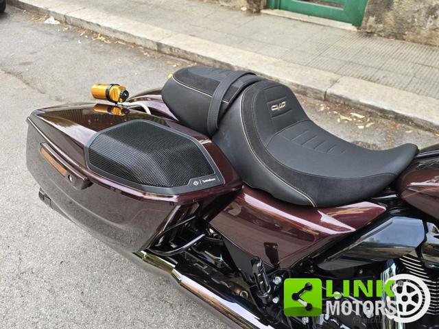 HARLEY-DAVIDSON CVO Street Glide 25th