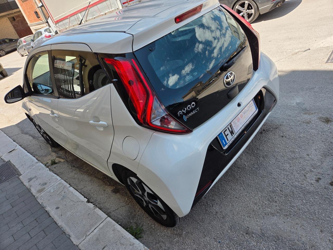 TOYOTA AYGO 1.0 BENZ 72 CV ANNO 2019 SOLI KM 80000 CERTIF