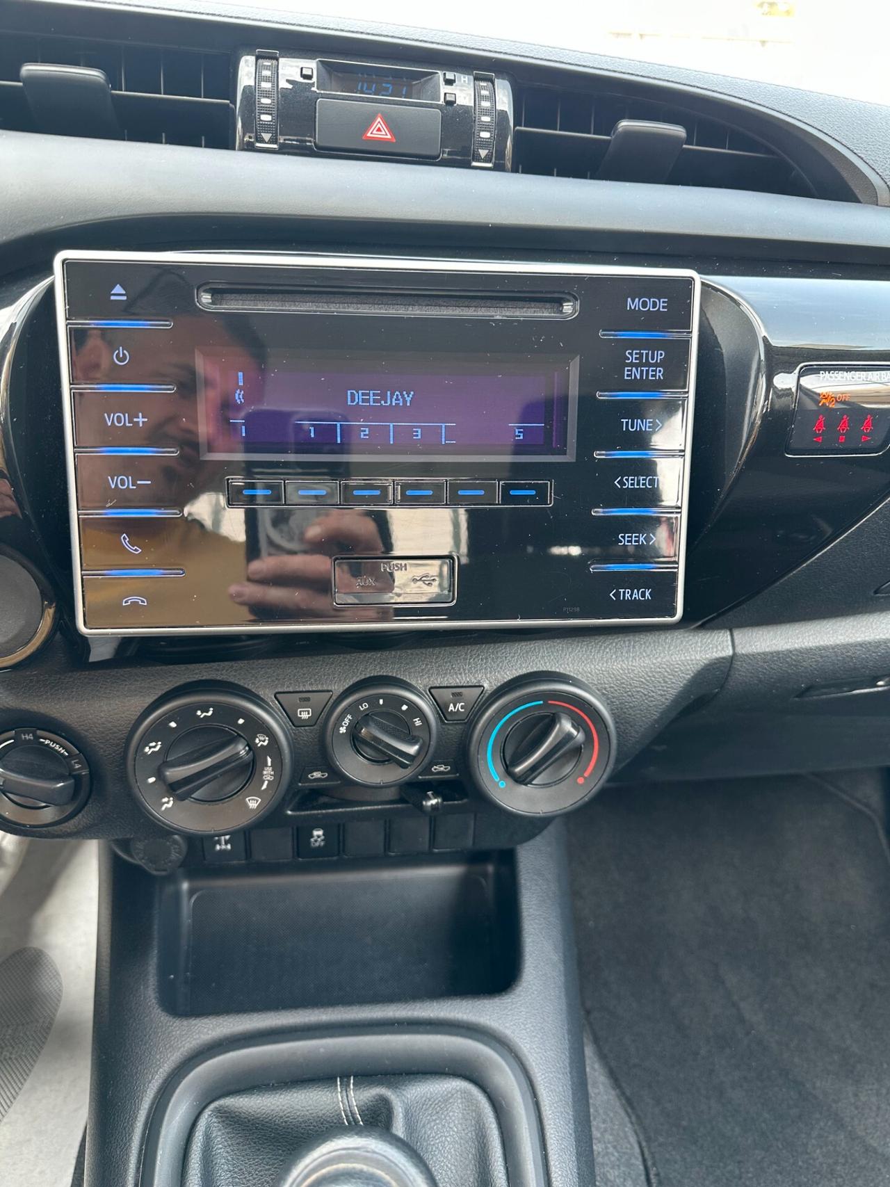 Toyota Hilux 2.4 D-4D 4WD IVA