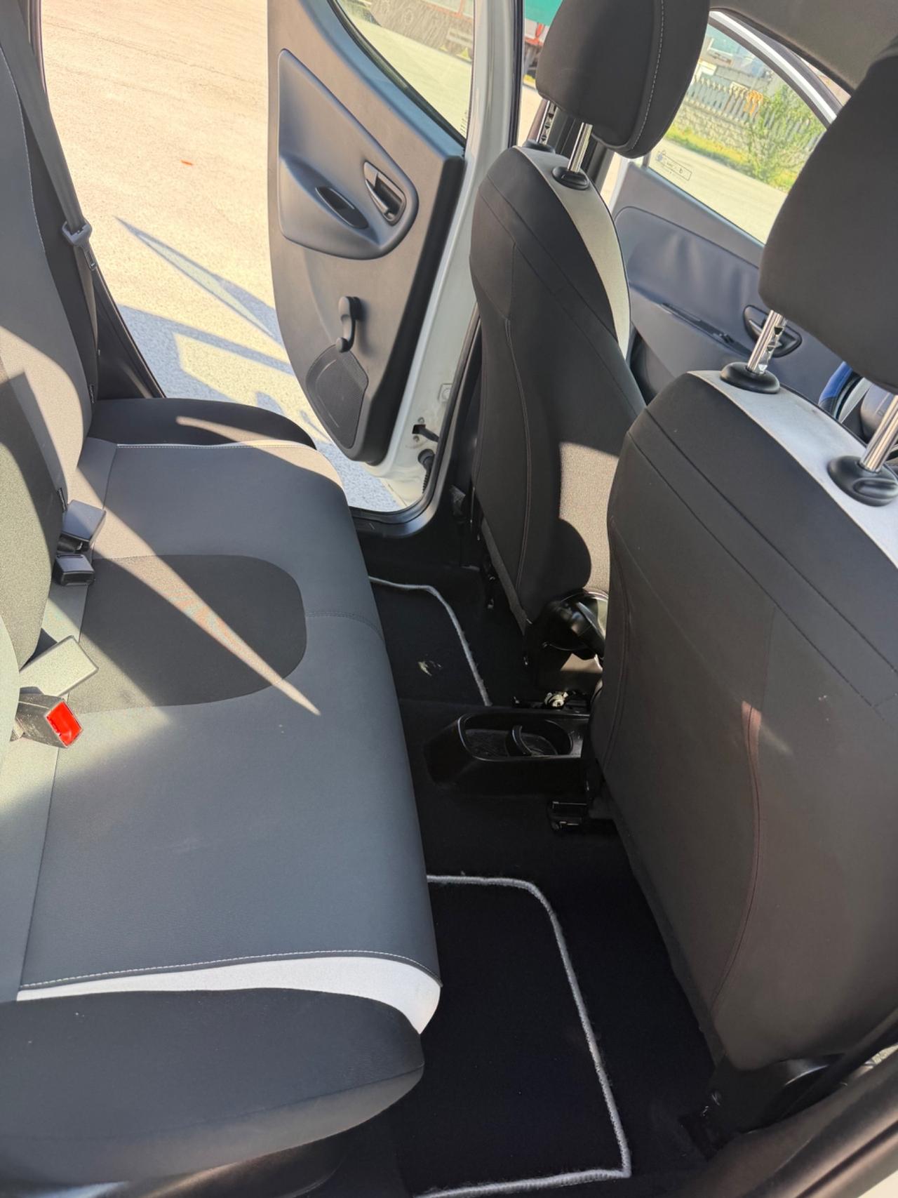 Lancia Ypsilon 1.2 69 CV 5 porte Silver