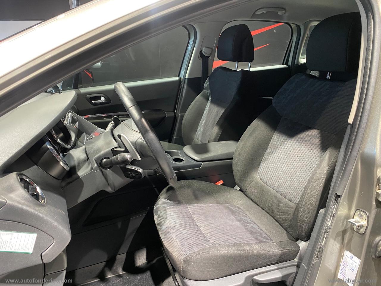 PEUGEOT 3008 1.6 HDi 110 CV AUTOMATICO Premium