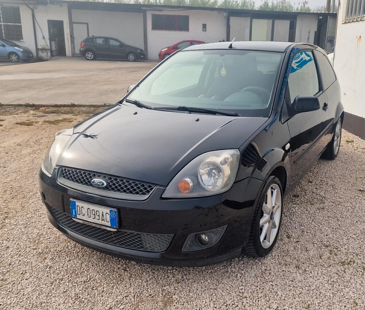 Ford Fiesta 1.2 16V 3p. Ghia "GPL"