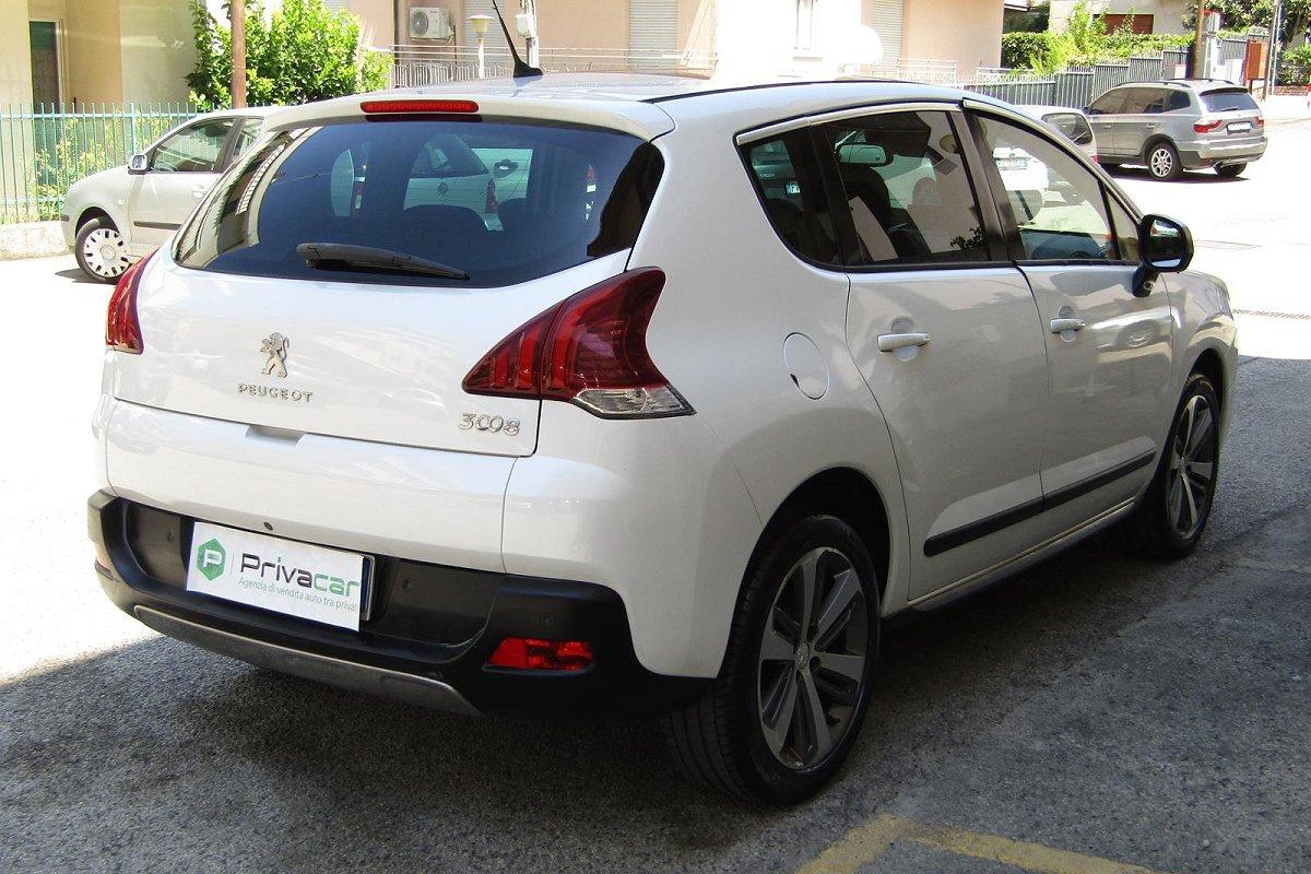 PEUGEOT 3008 1.6 HDi 115CV Business