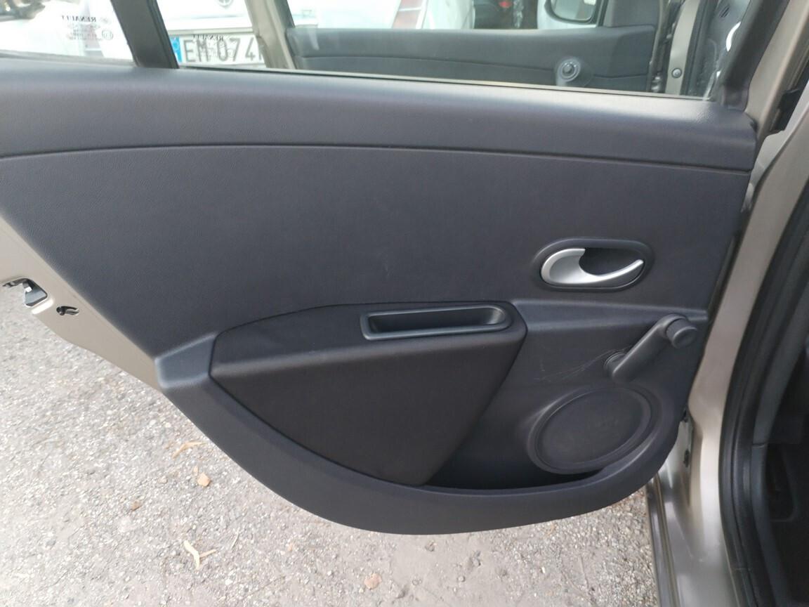 Renault Clio 1.2 16V 5 porte Dynamique GPL 2/2010 KM 97000 CONSEGNA CON MANUTENZIONI