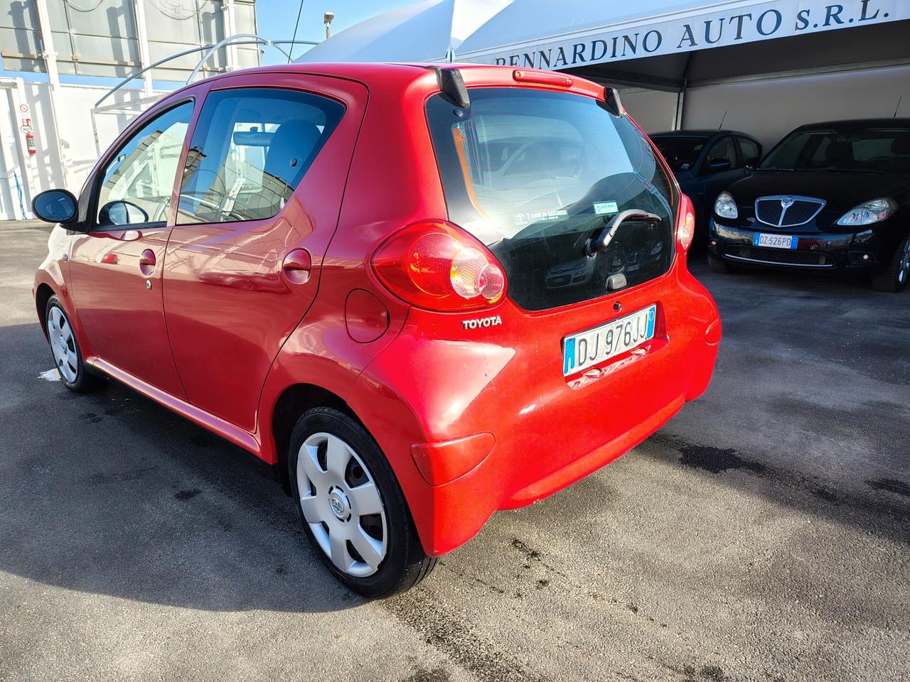 Toyota Aygo 1.0 12V VVT-i 5 porte Sol