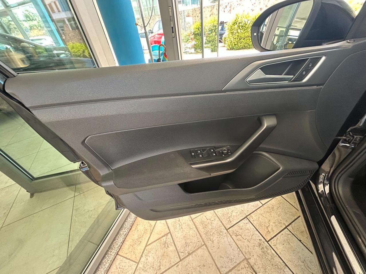 VOLKSWAGEN TAIGO 1.0 TSI 110 CV DSG R-LINE C/TETTO