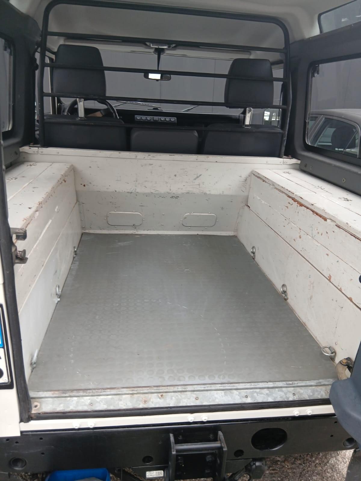 Land Rover Defender 90 2.5 Td5 Station Wagon