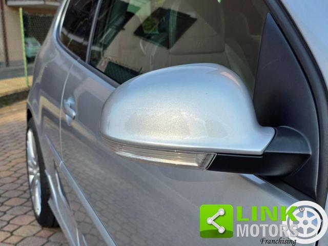 VOLKSWAGEN Golf 3.2 VR6 4mot. 3p. DSG R32