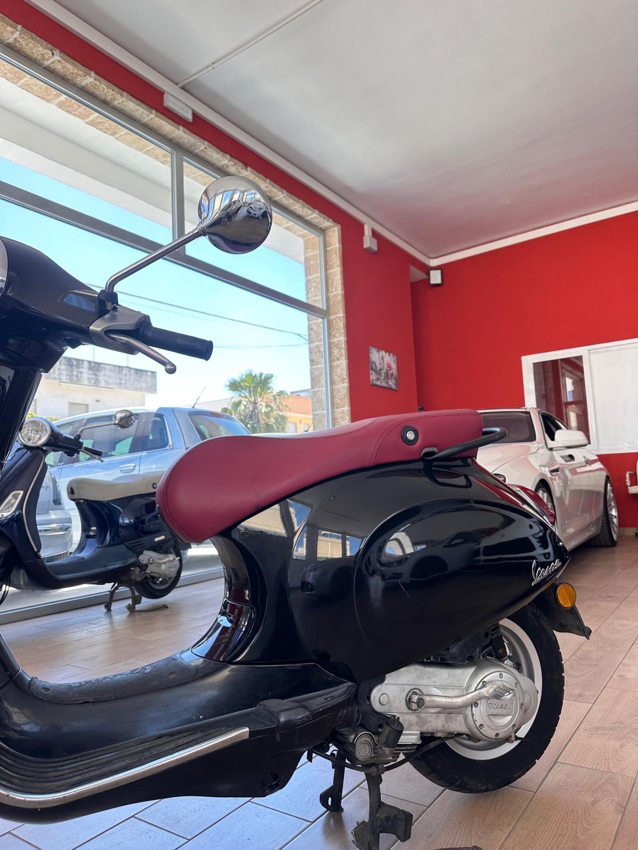 Piaggio Vespa 50 Primavera-BLACK&RED