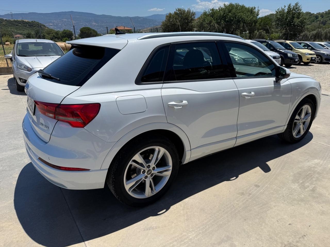 Audi Q3 35 TDI S tronic Business Advanced