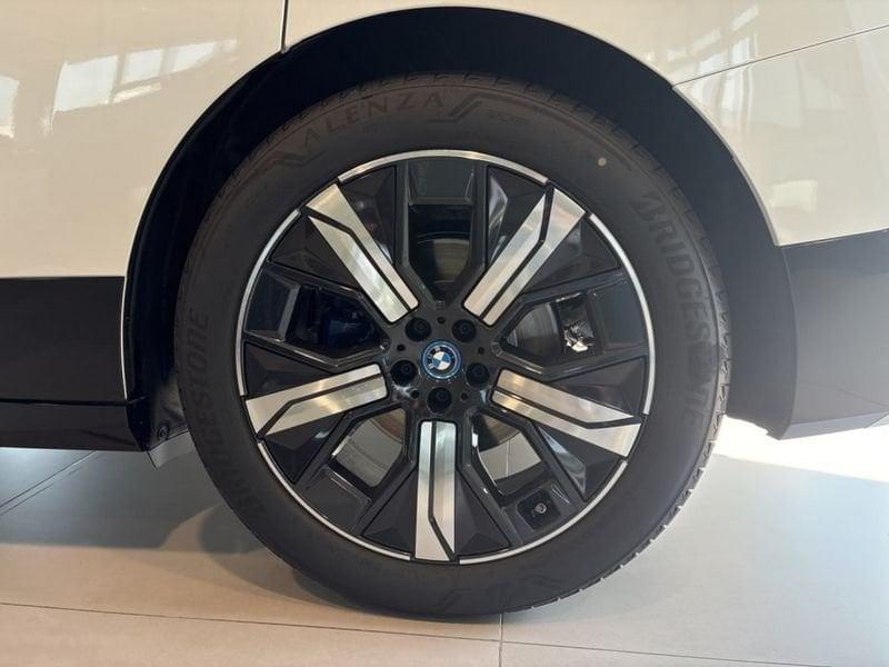 BMW iX xDrive40 MSPORT