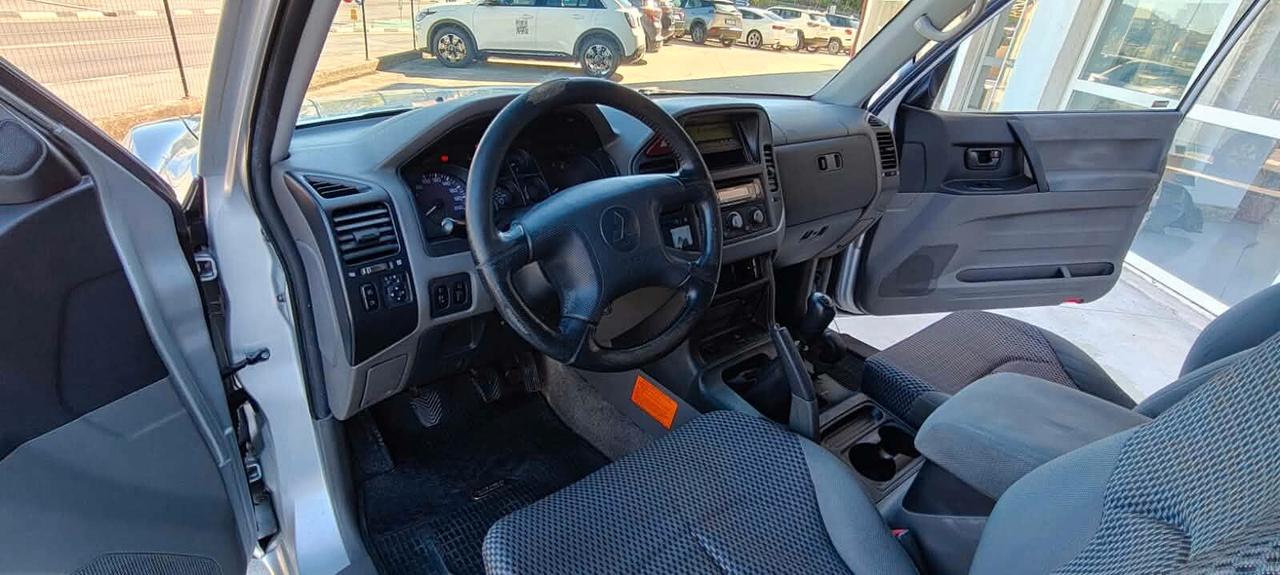 Mitsubishi Pajero 2.5 TDI 3p. Autocarro
