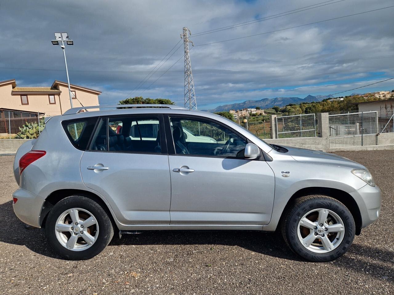 Toyota RAV 4 RAV4 2.2 D-4D 136 CV Luxury