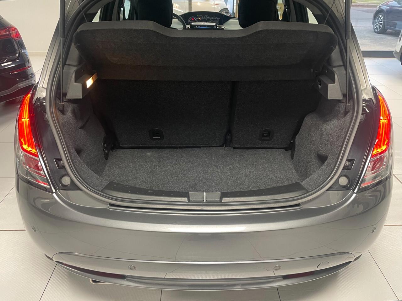 Lancia Ypsilon 1.0 FireFly 5 porte S&S Hybrid Gold