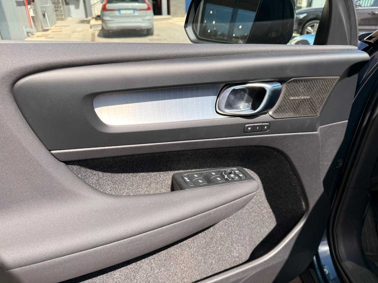 Volvo XC40 B3 automatico Ultra Black Edition