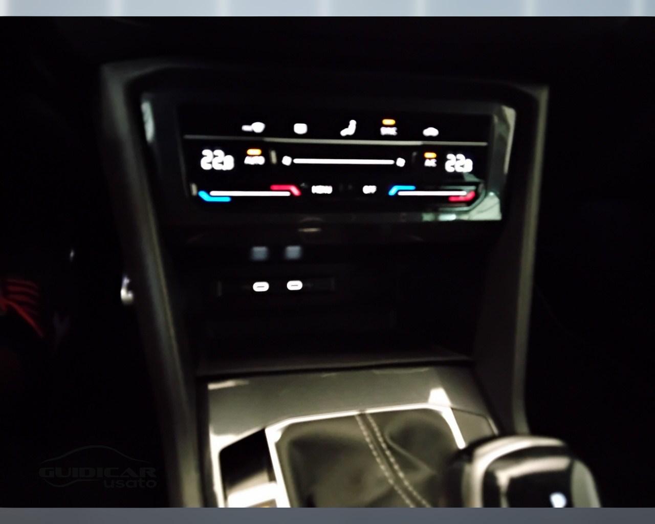 VOLKSWAGEN Tiguan II 2021 - Tiguan 2.0 tdi R-Line 150cv dsg