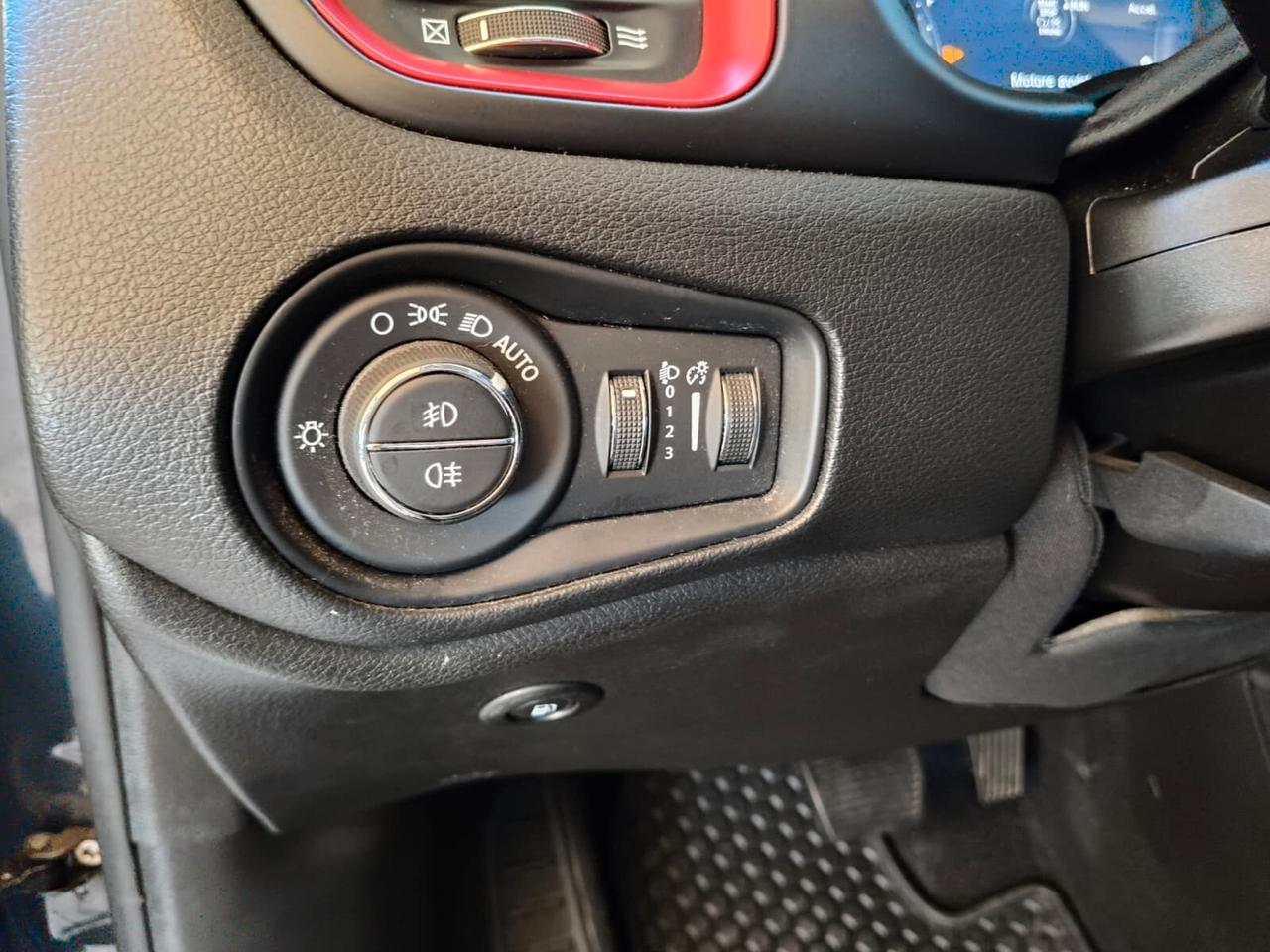 Jeep Renegade 1.3 T4 240CV PHEV 4xe AT6 Trailhawk
