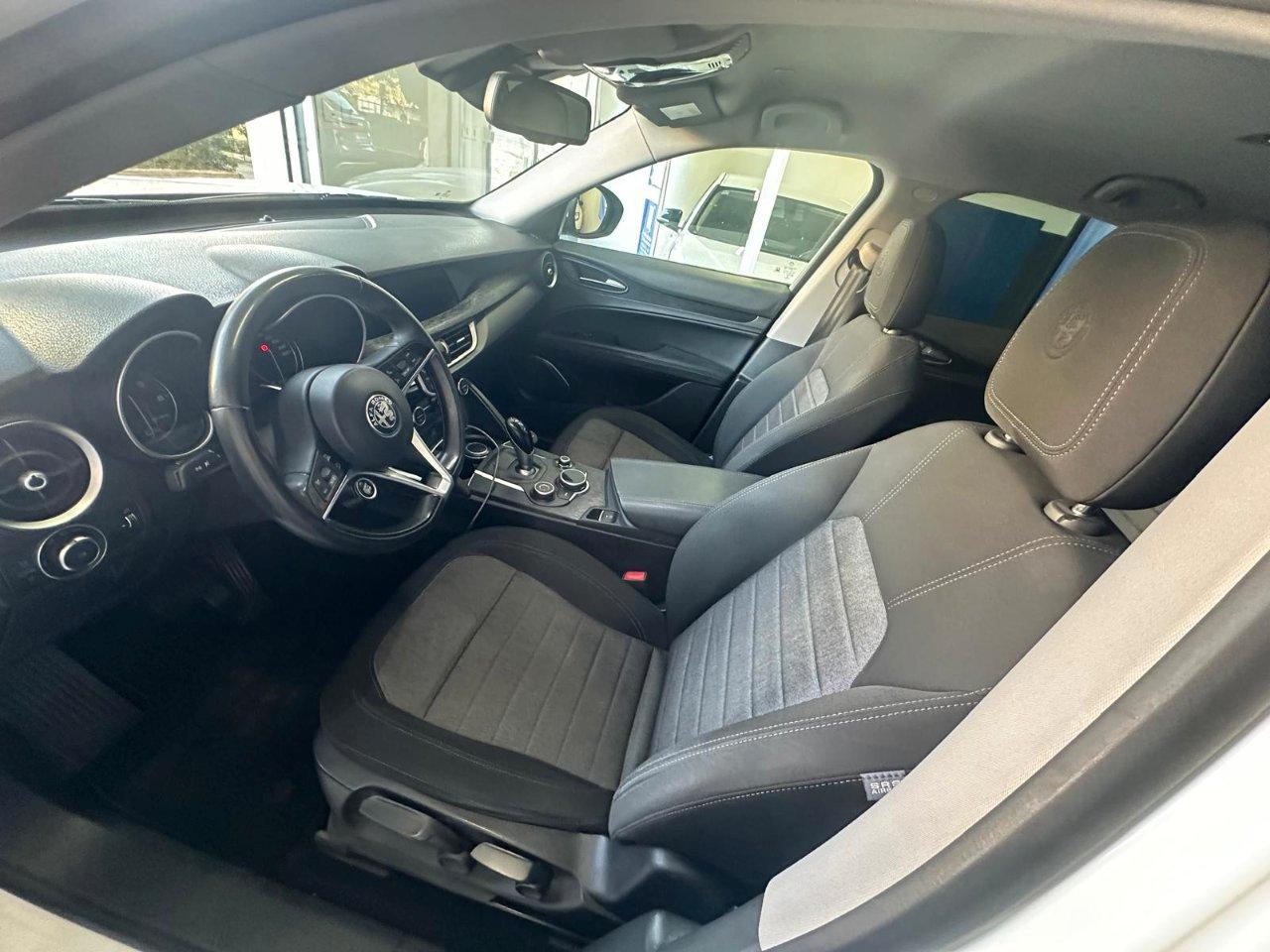 Alfa Romeo Stelvio 2.2 t Sport Tech rwd 160cv auto