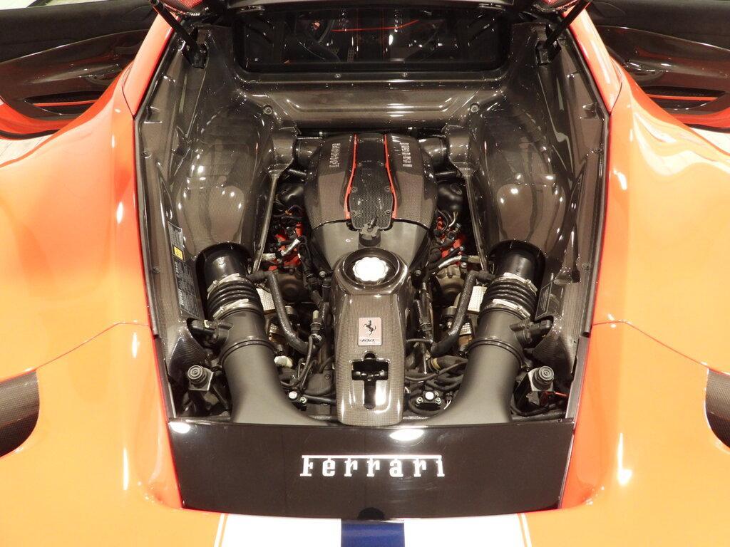 Ferrari 488 Coupe 3.9 Pista F1