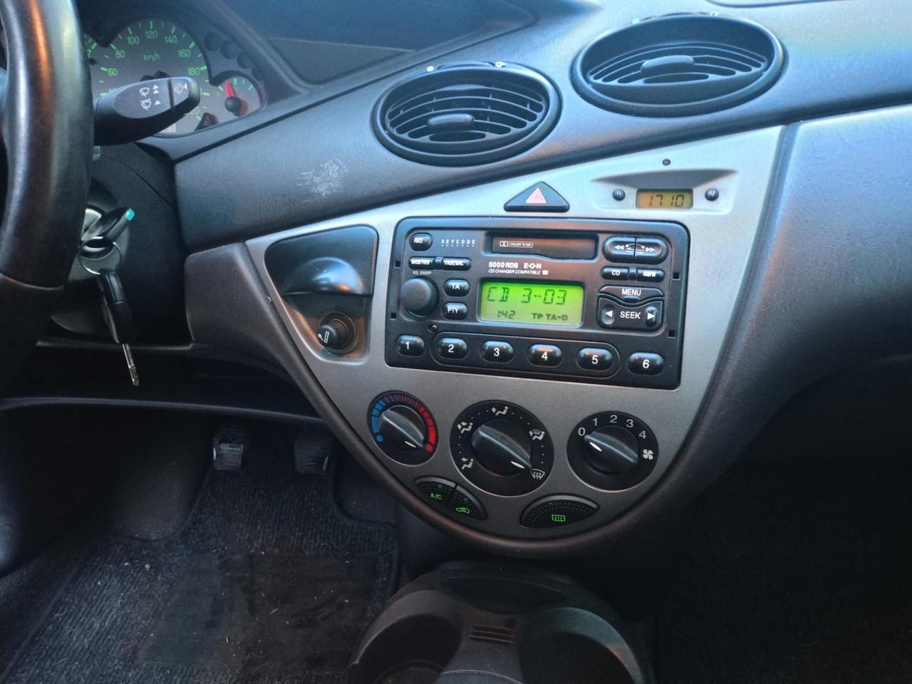 Ford Focus 1.6i 16V cat SW Ghia