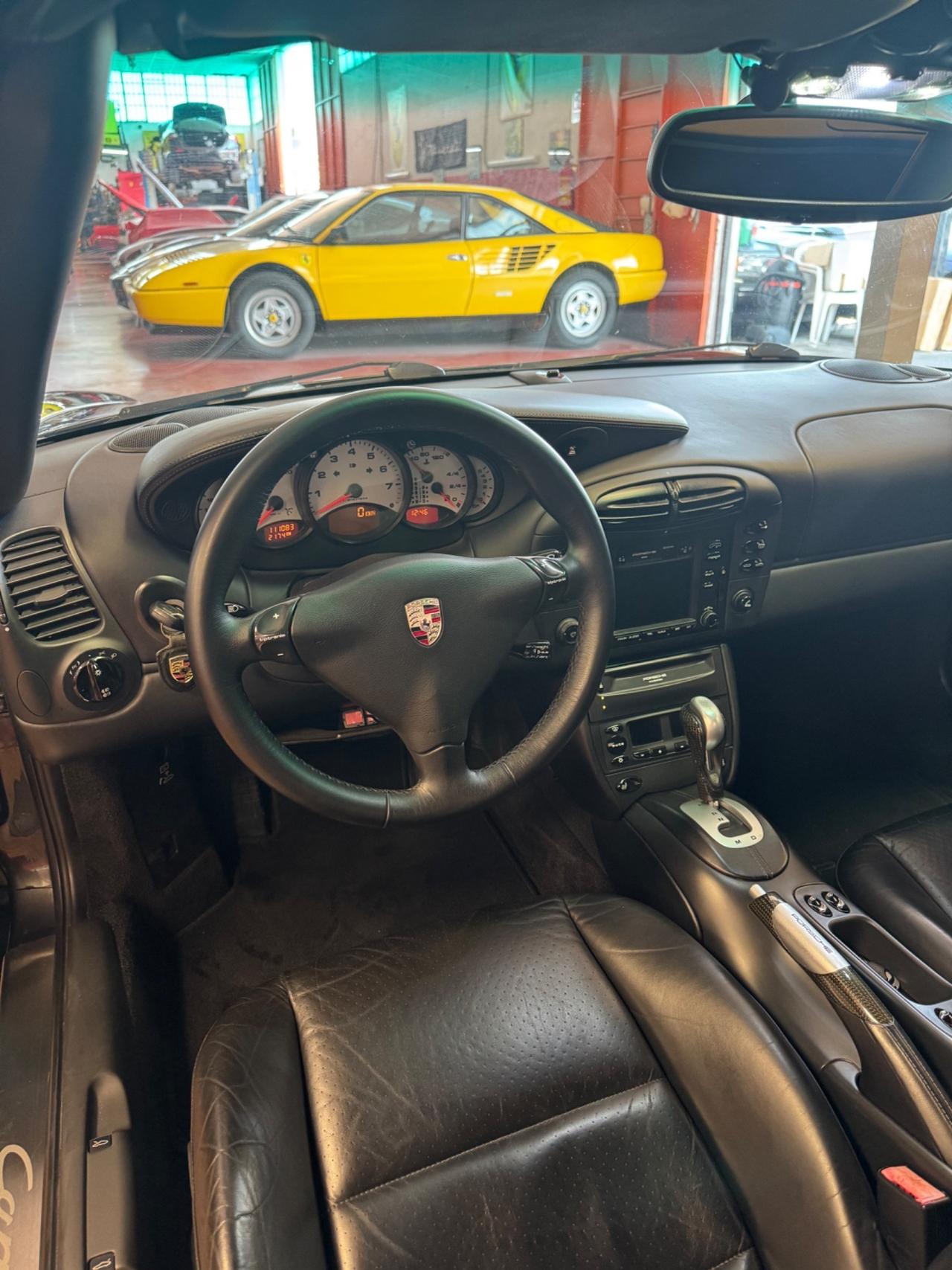 Porsche 996 Carrera 4 Cabrio