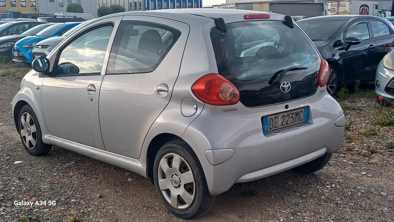 Toyota Aygo 1.0 12V VVT-i 5 porte Sol