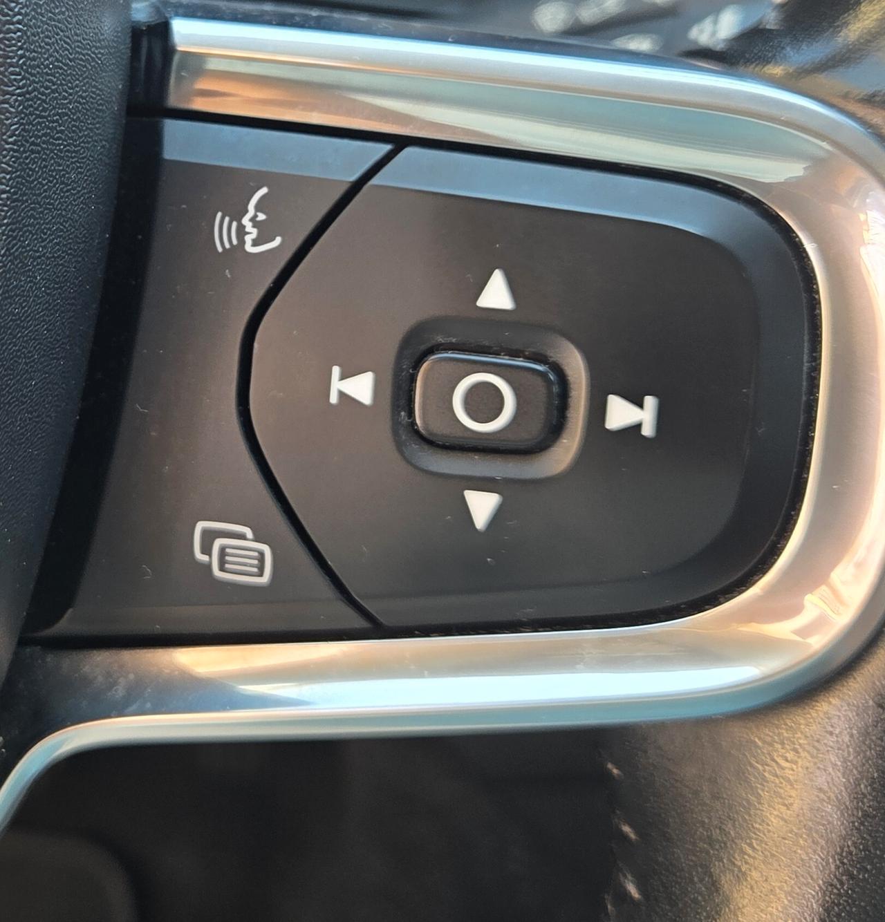 Volvo XC40 D3 AWD AUTOM. FULL KM 107000 BEN TENUTA