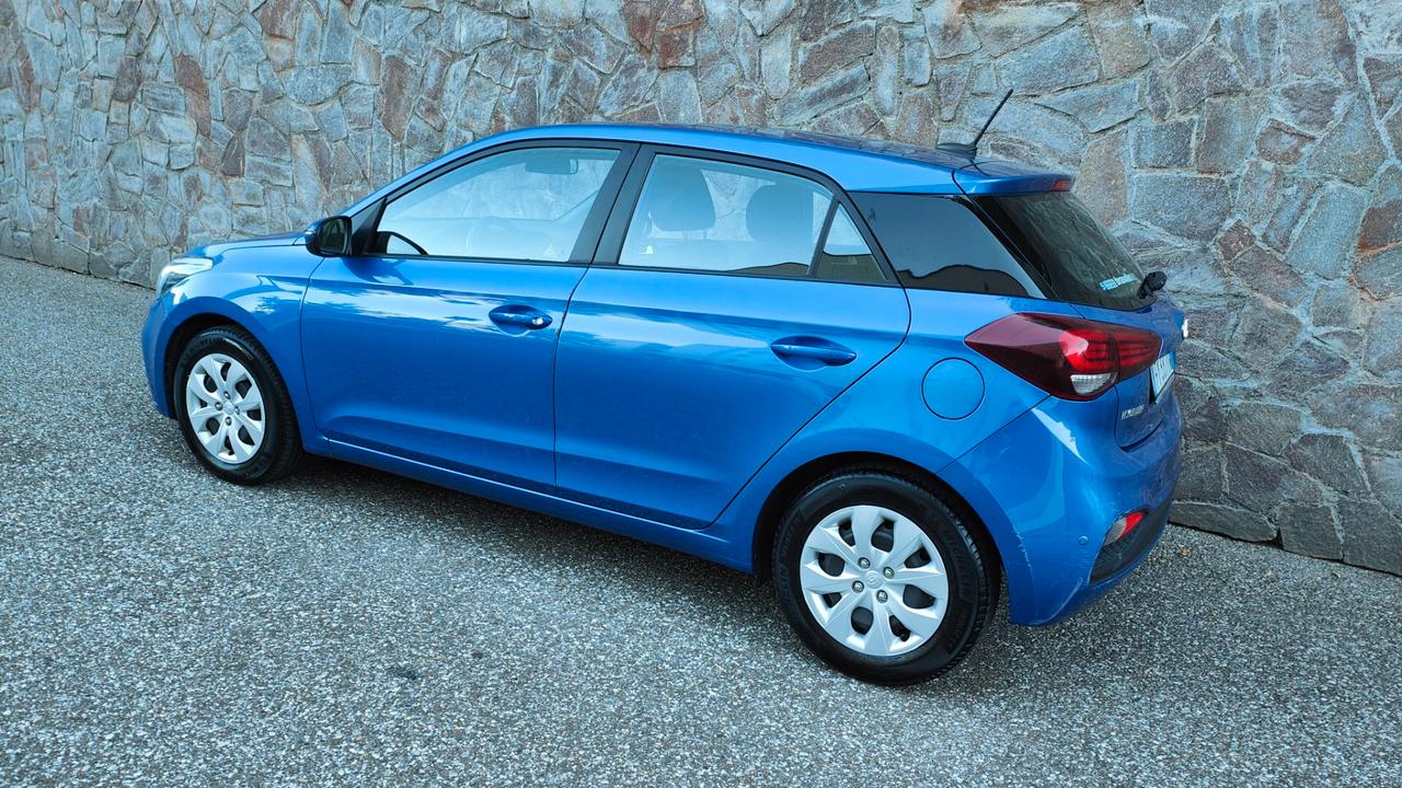 Hyundai i20 1.2 5 porte - neopatentati