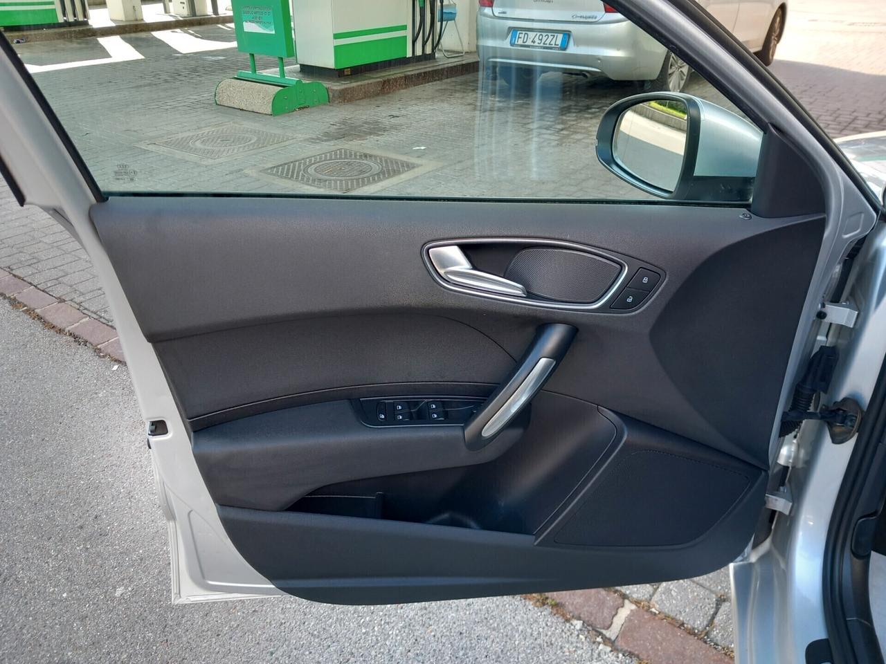Audi A1 1.6 TDI S tronic SPB SLINE