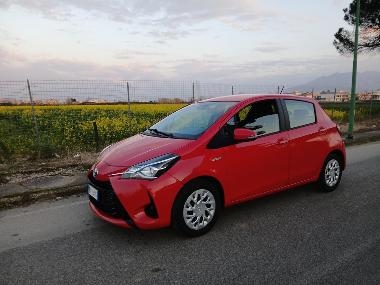 Toyota Yaris 1.5Hybrid 5 porte 1proprietario NuovA