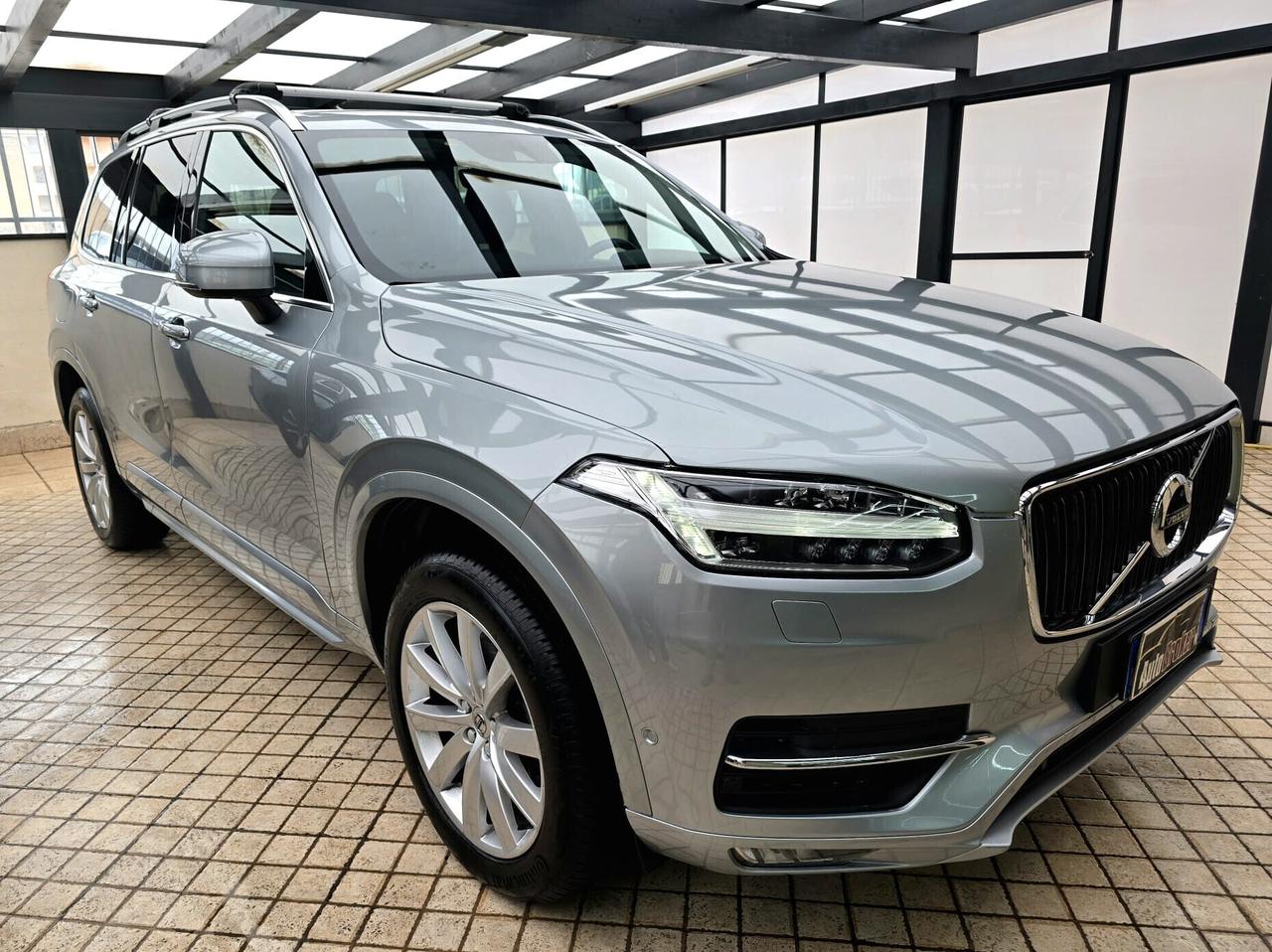 VOLVO XC90 D4 AWD MOMENTUM 7p. AUTOCARRO