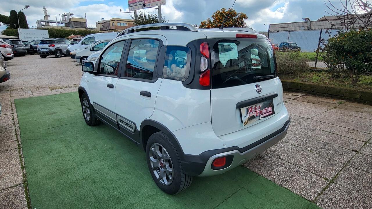 Fiat Panda 1.0 Hybrid City Cross Fire Fly