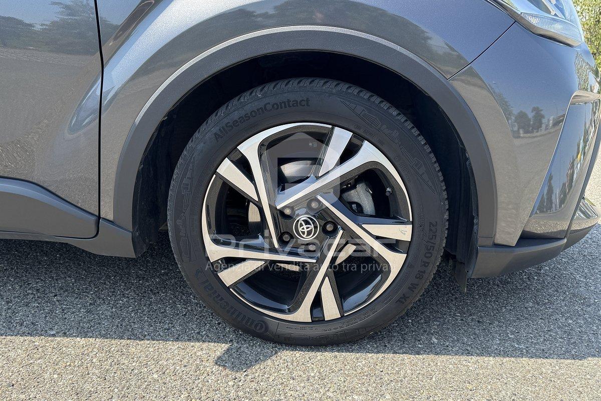 TOYOTA C-HR 2.0 Hybrid E-CVT Trend