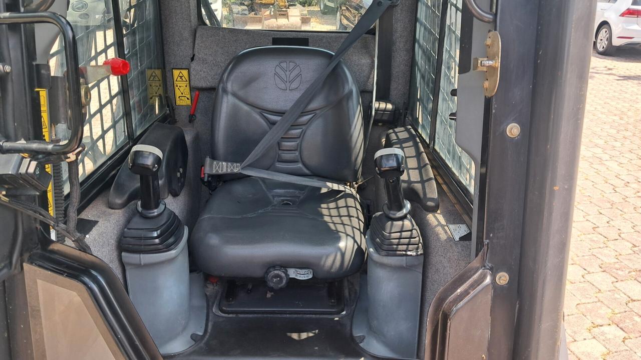 minipala gommata New Holland 175q30