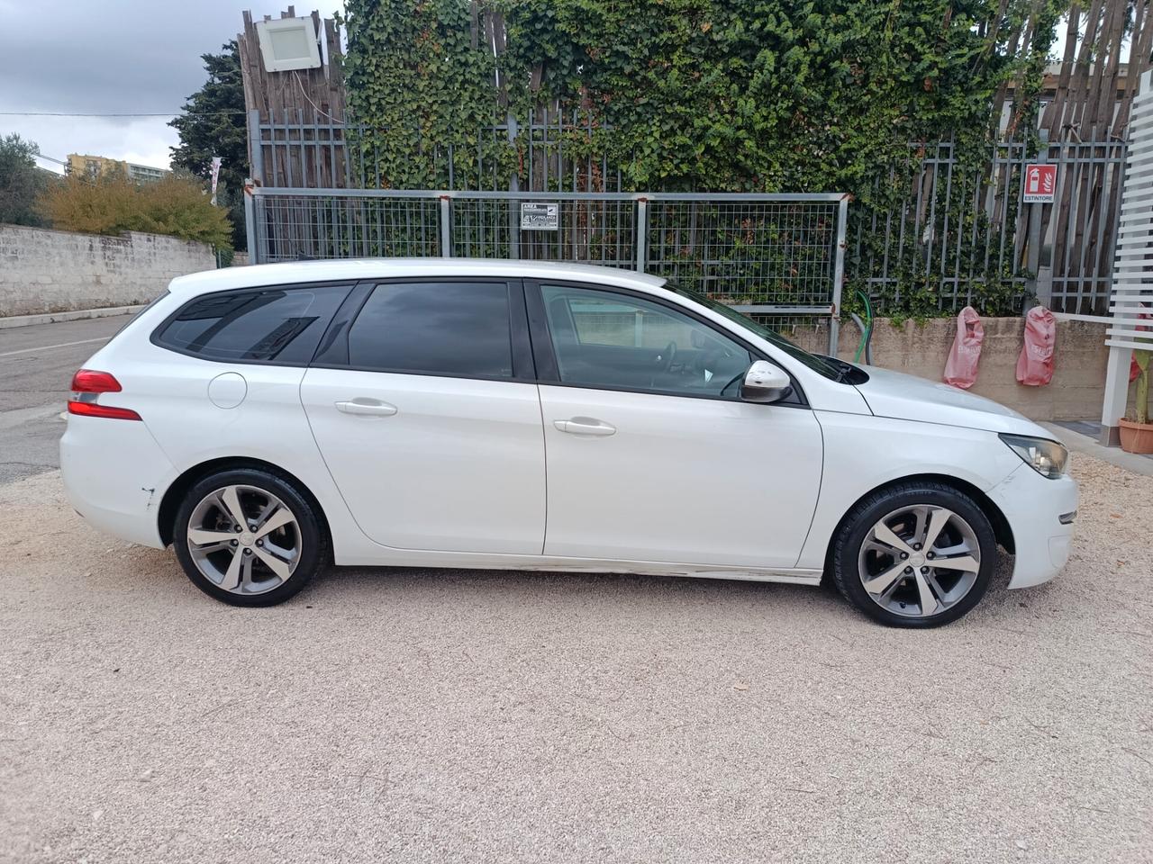 Peugeot 308 BlueHDi 120 S&S EAT6 GT Line sconto 1000 euro leggere descrizione