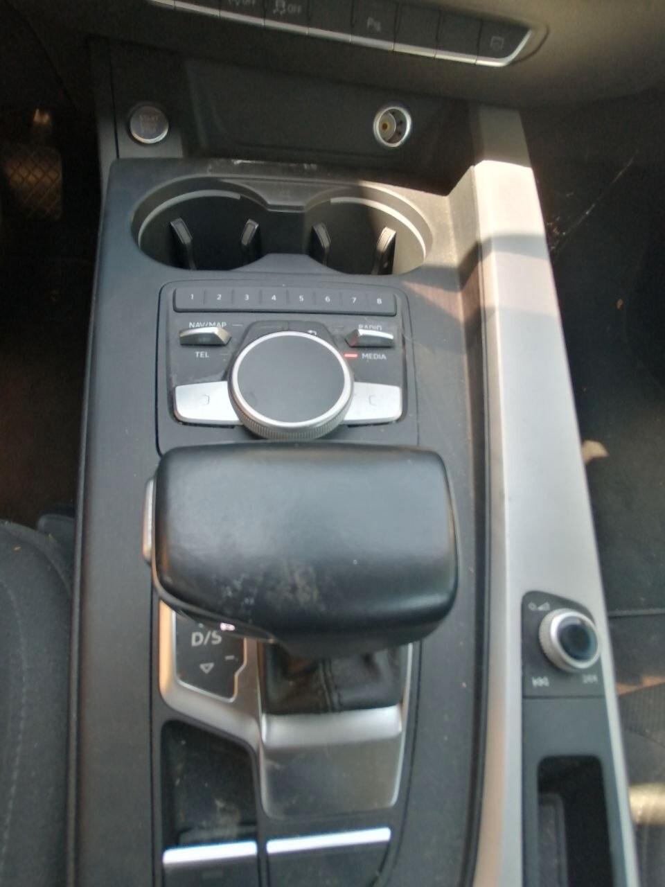 Audi A4 Avant 30 TDI S tronic line edition