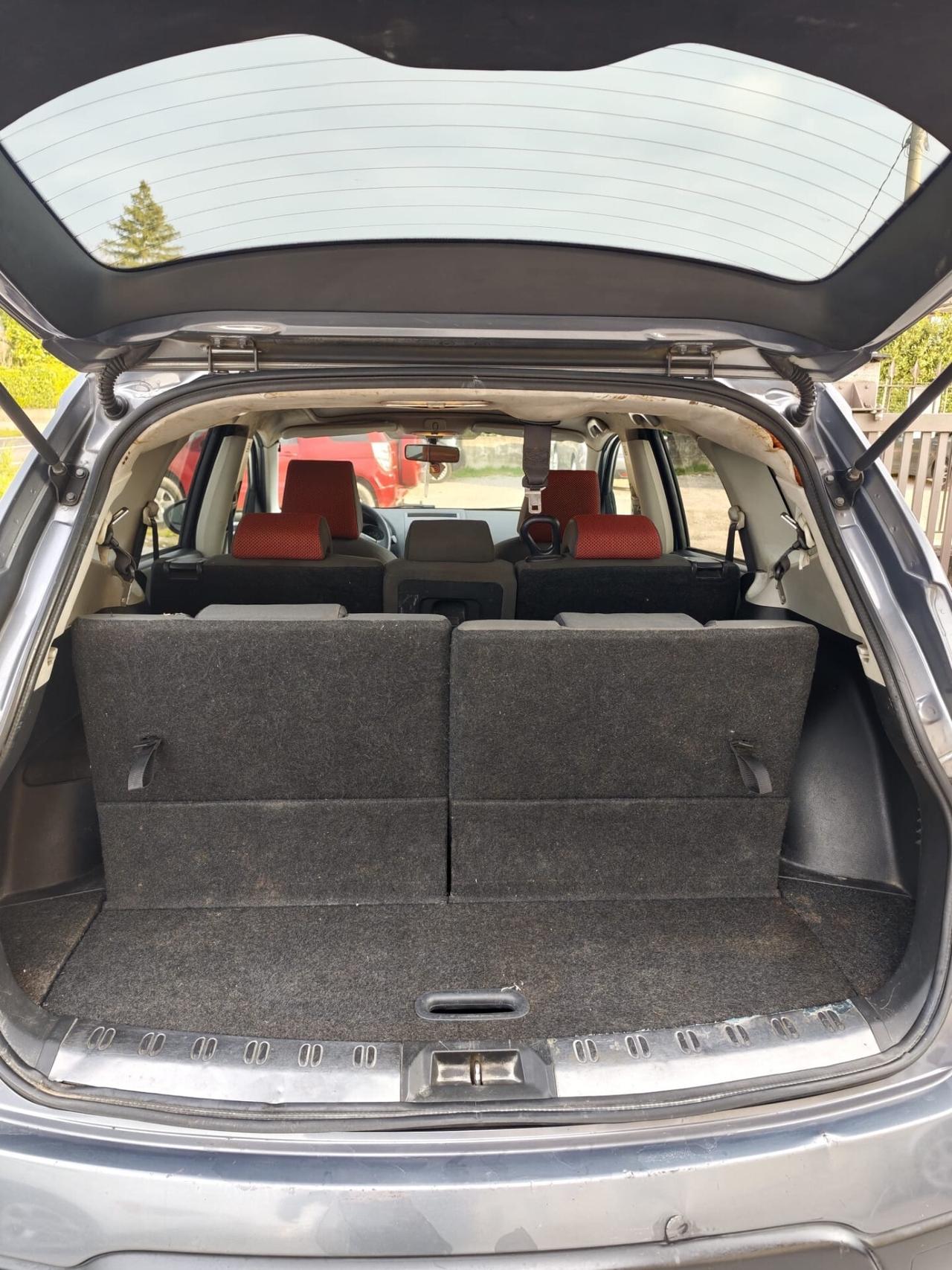 Nissan Qashqai 1.5 dCi 7 posti con gancio traino omologato