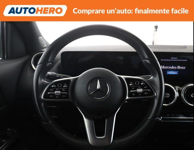 MERCEDES-BENZ GLA 180 Automatic Sport