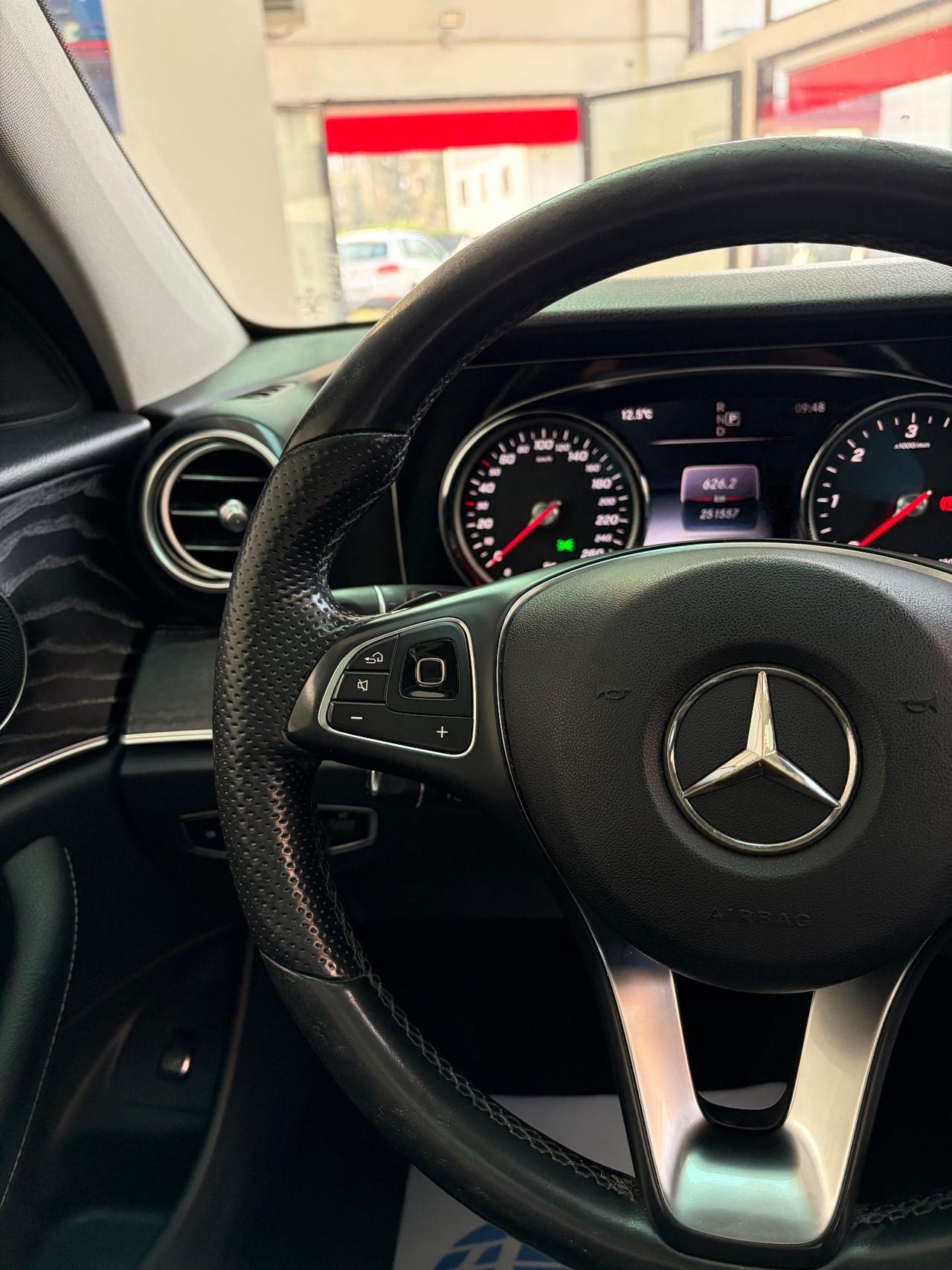 Mercedes-benz E 220 4 Matic Premium Plus