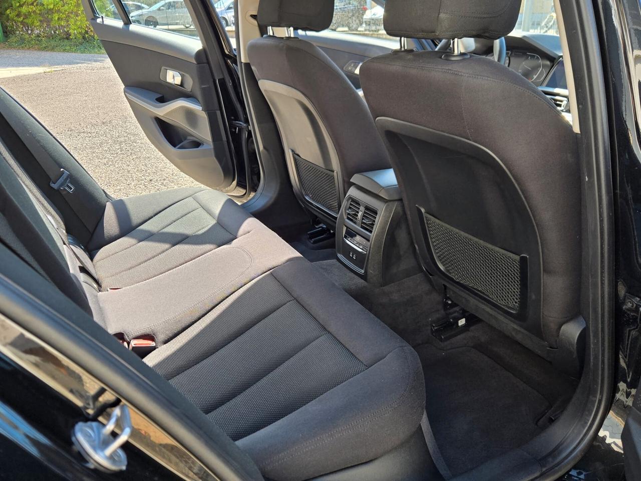 Bmw 320d xDrive Touring Business Advantage