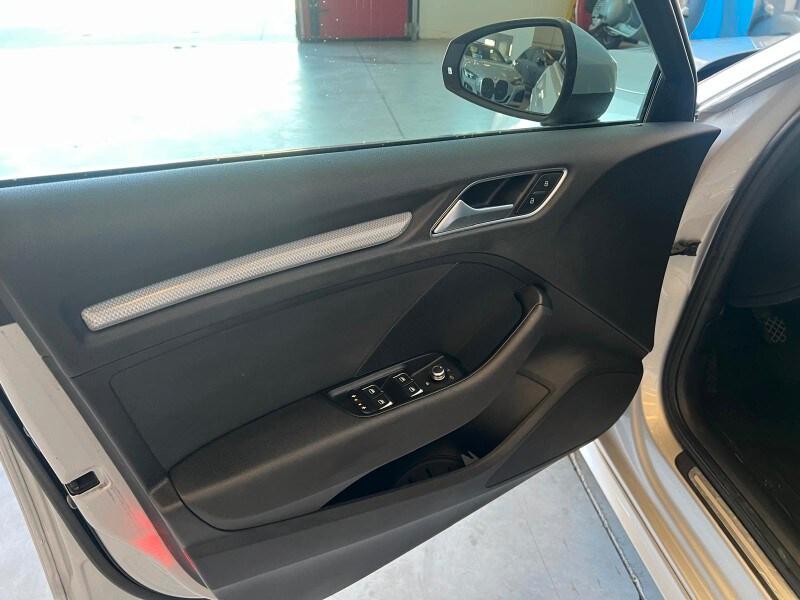 AUDI A3 3ª serie A3 SPB 2.0 TDI quattro Attrac...