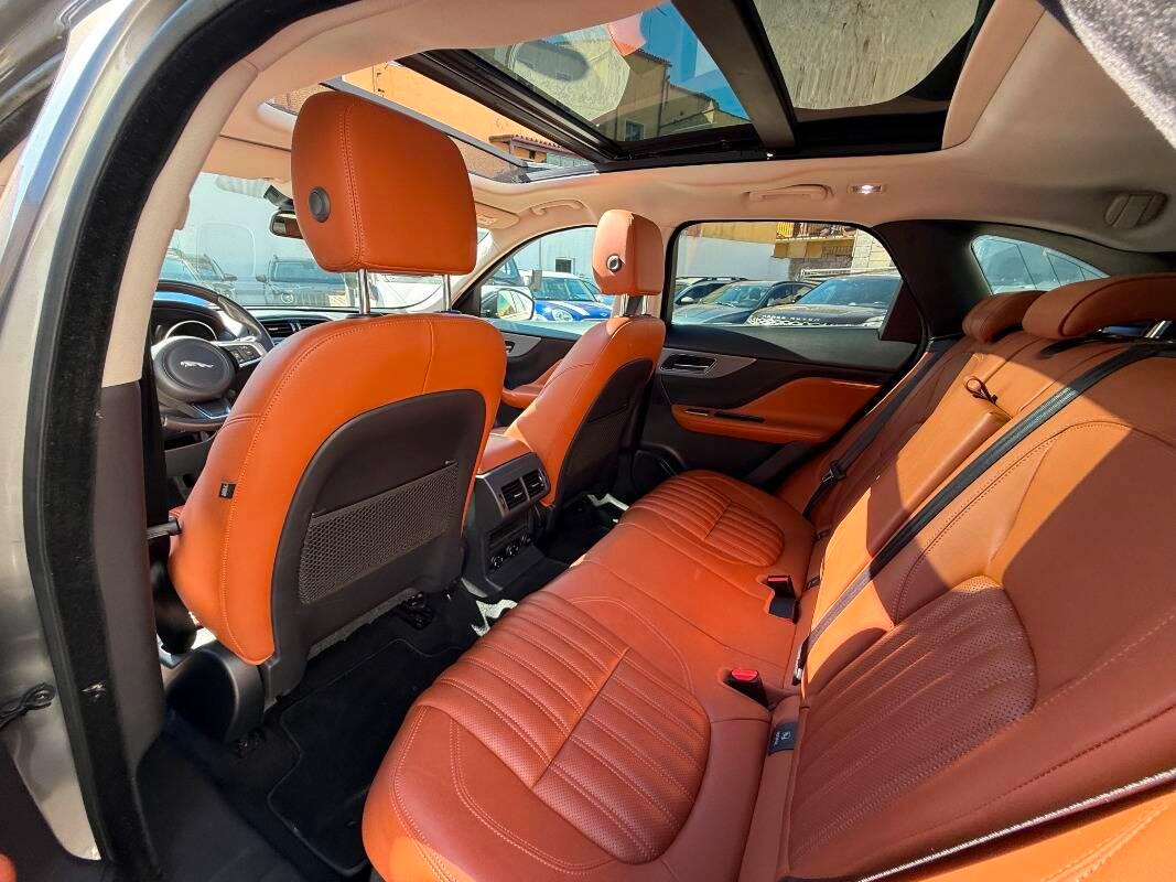 Jaguar F-Pace Jaguar F-Pace 2.0d i4 Portfolio awd 240cv auto my18