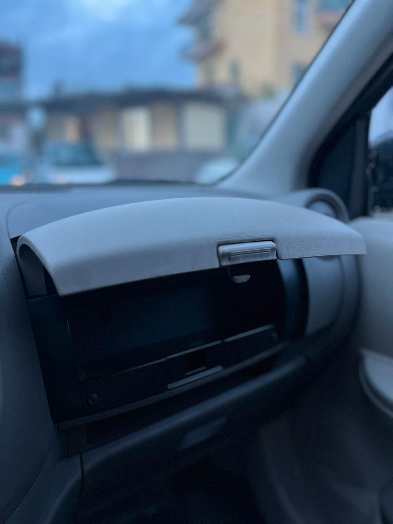 Nissan Micra 1.2 GPL 12V 5 porte Tekna - 2011