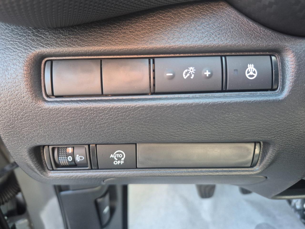 Nissan Juke 1.0 DIG-T 114 CV N-Connecta