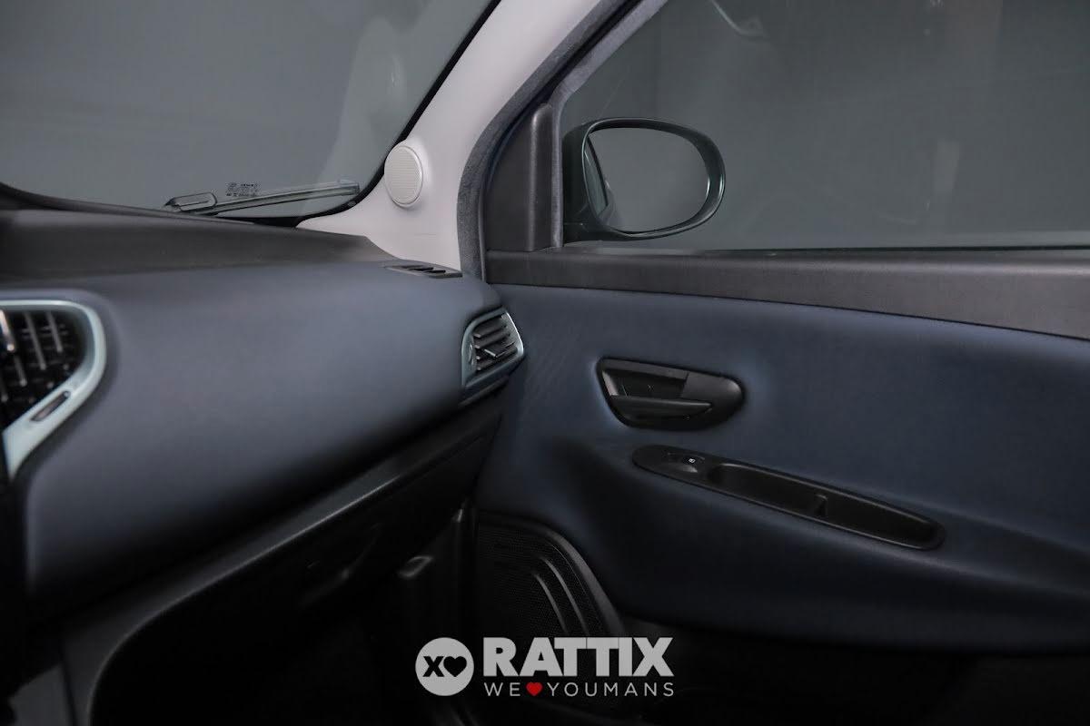 Lancia Ypsilon 1.0 Firefly Hybrid 70CV Platino