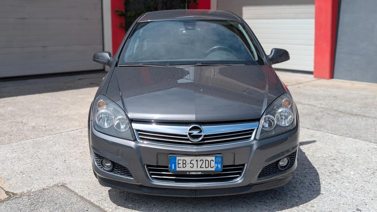 Opel Astra 1.6 16V GPL-TECH Station Wagon Edition