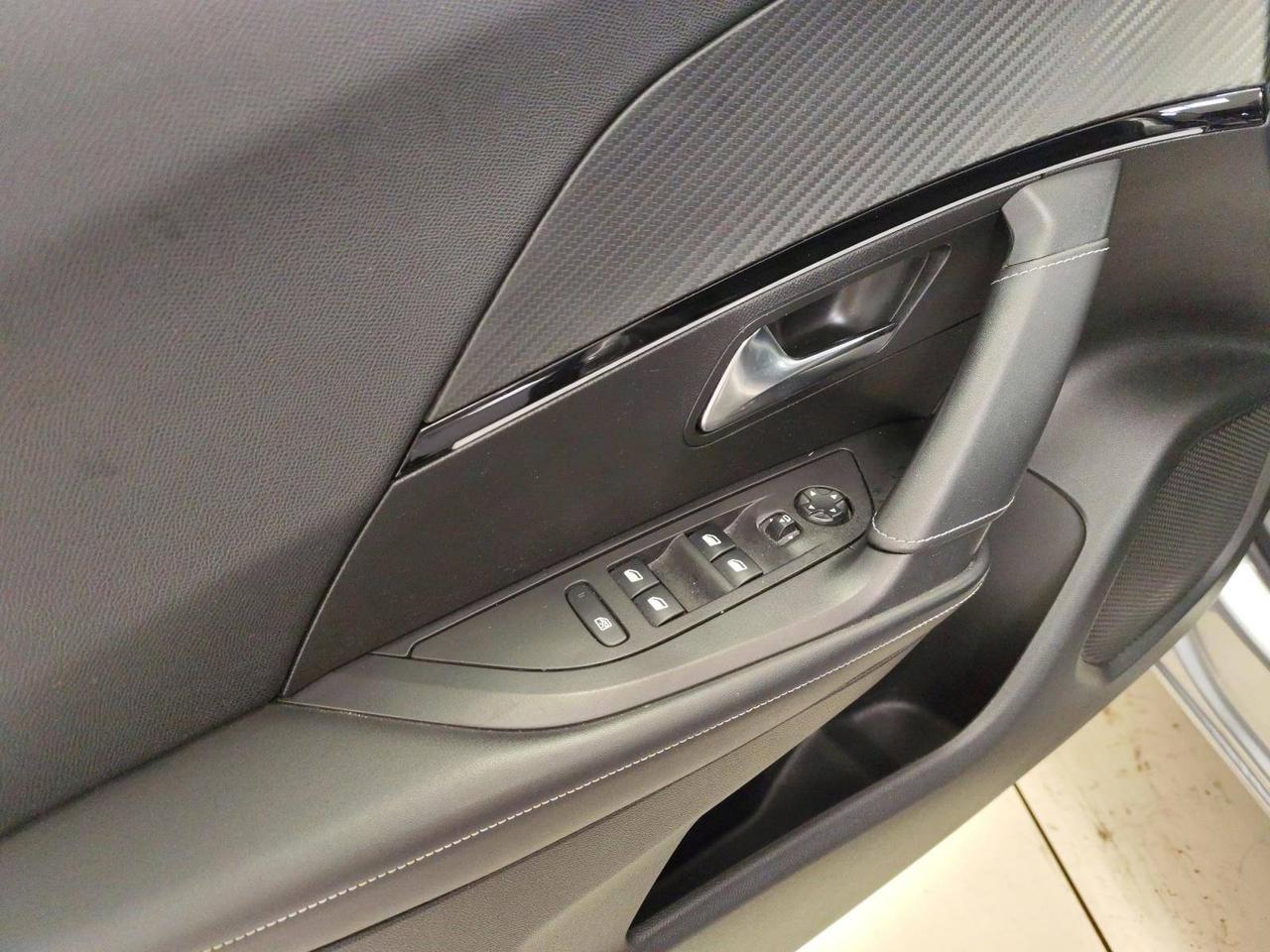 Peugeot 2008 1.2 puretech GT Line 130cv