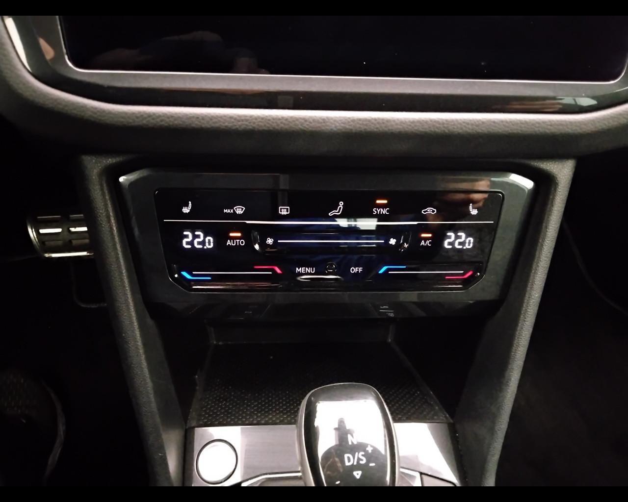 VOLKSWAGEN Tiguan II 2021 - Tiguan 2.0 tdi R-Line 4motion 150cv dsg