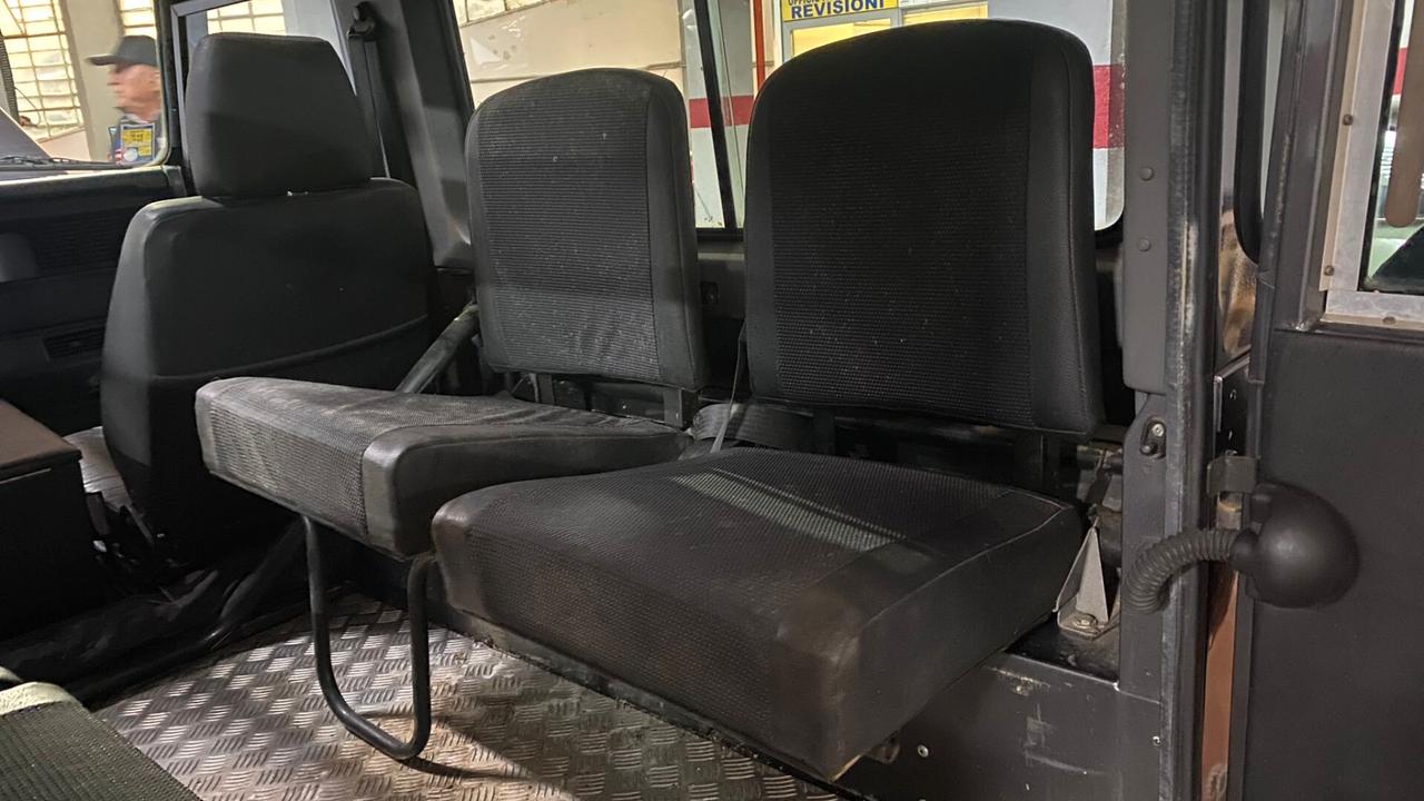 Land Rover Defender LD - Tomb Raider