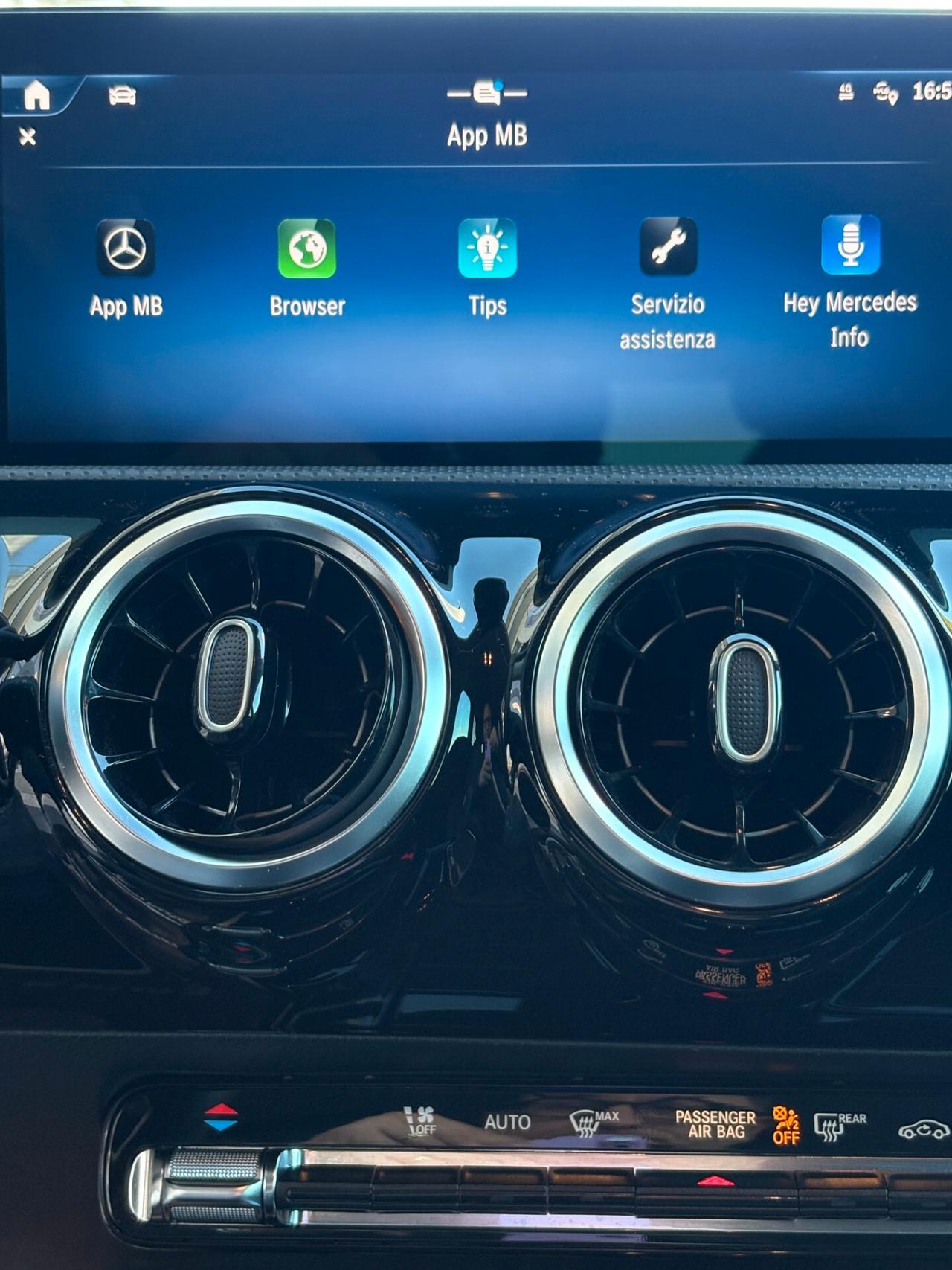 Mercedes-benz A 180 d Premium auto AMG con NAVI,TELECAMERA,VIRTUAL COCKPIT,APPLE CARPLAY,FULL LED,VETRI OSCURATI,TESSUTO
